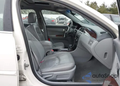 2007 Buick Lacrosse Cxs z USA, uszkodzony, nr VIN 2G4WE587371113641